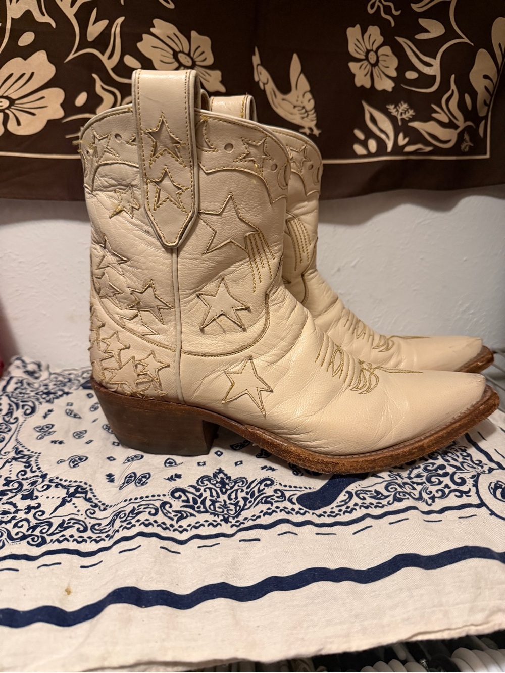Miron Crosby Brooke Creme Shorty Cowboy Boots